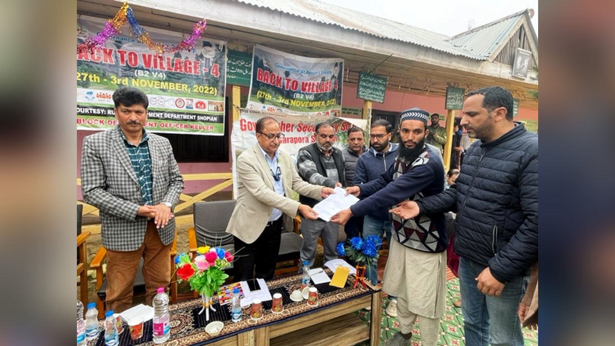 Back to Village, Back to Village 4, B2V4 programme, B2V4, B2V Phase-IV, Back to Village Phase 4th, Back to Village Phase 4th programme, Ajaz Ahamad Bhat, Director Jammu and Kashmir Entrepreneurship Development Institute, JKEDI, Jammu And Kashmir, Jammu & Kashmir, Shopian