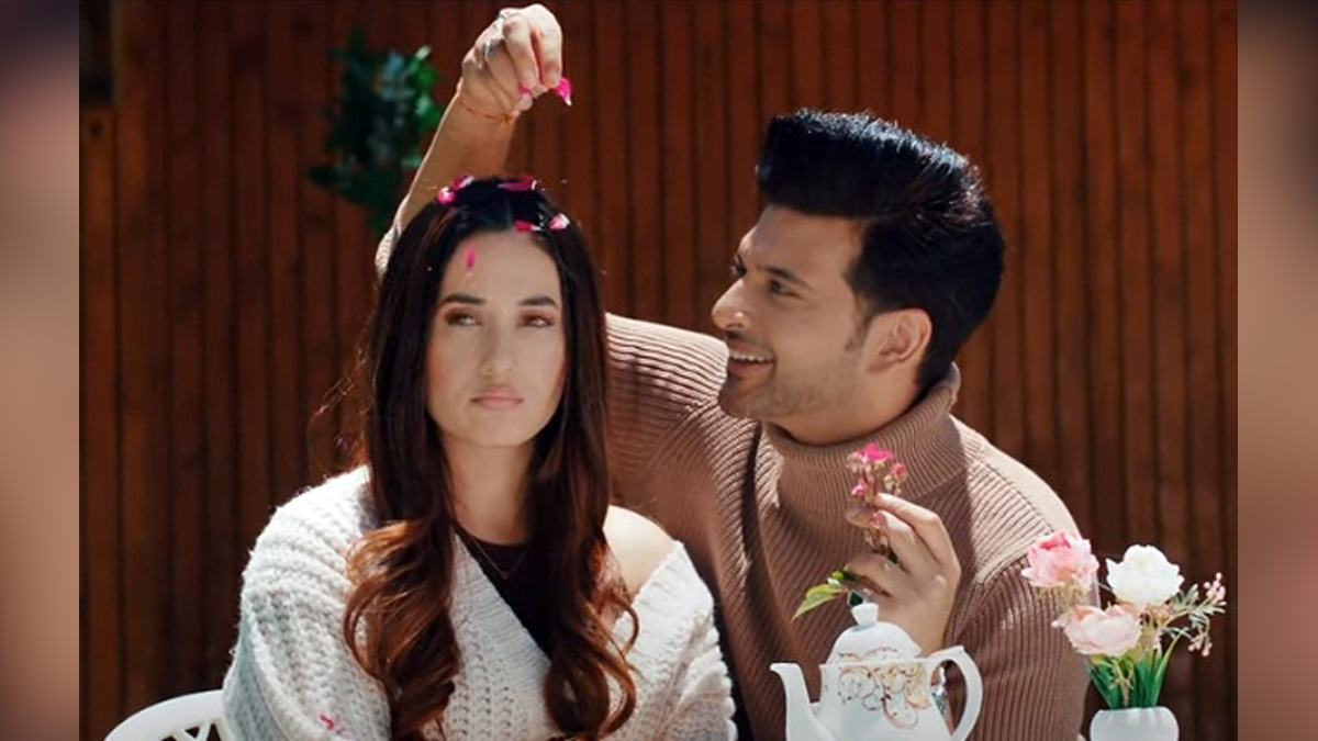 Music, Entertainment, Mumbai, Singer, Song, Mumbai News, Karan Kundrra, Inni Si Gal, Aditi Budhathoki