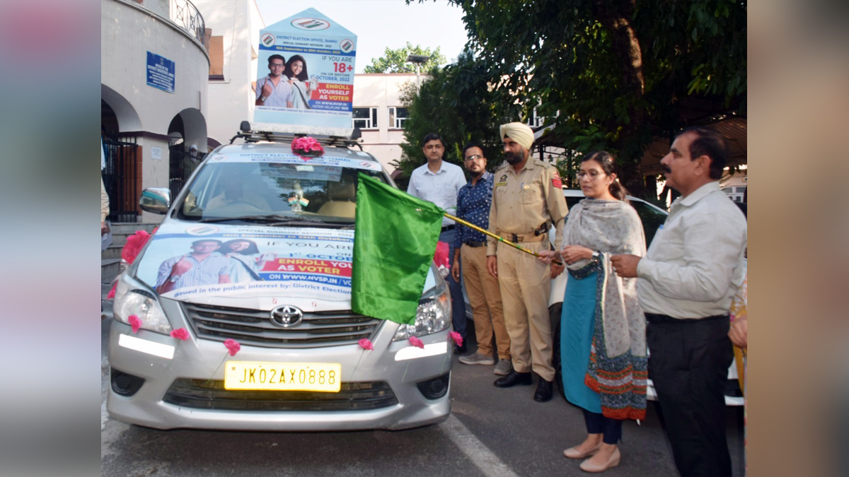 Jammu, Avny Lavasa, Deputy Commissioner Jammu, Kashmir, Jammu And Kashmir, Jammu & Kashmir, District Administration Jammu, Dy. DEO Rameshwar Kumar, SVEEP Express