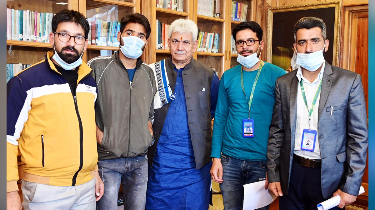 Manoj Sinha, Lieutenant Governor J&K, Raj Bhavan, Jammu, Srinagar, Kashmir, Jammu And Kashmir, Jammu & Kashmir, J&K Youth Welfare Forum