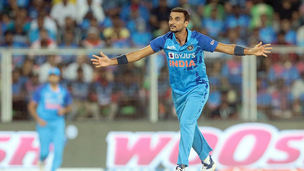 Sports News, Cricket, Cricketer, Player, Bowler, Batsman, Harshal Patel, Yuzvendra Chahal, Dinesh Karthik