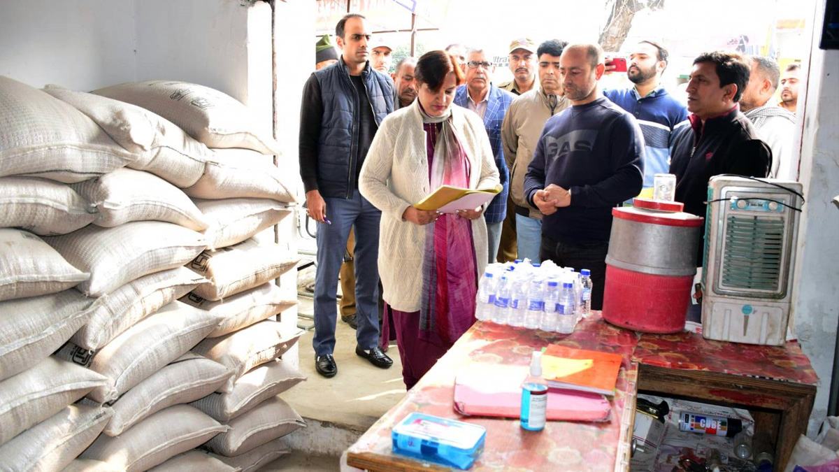 Samba, Deputy Commissioner Samba, Anuradha Gupta, Kashmir, Jammu And Kashmir, Jammu & Kashmir