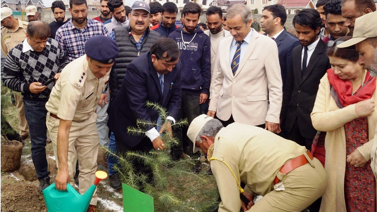 Srinagar, Principal Secretary Forest Ecology and Environment Department, Dheeraj Gupta, Jammu And Kashmir, Jammu & Kashmir, Kashmir University Campus, Department of Social Forestry