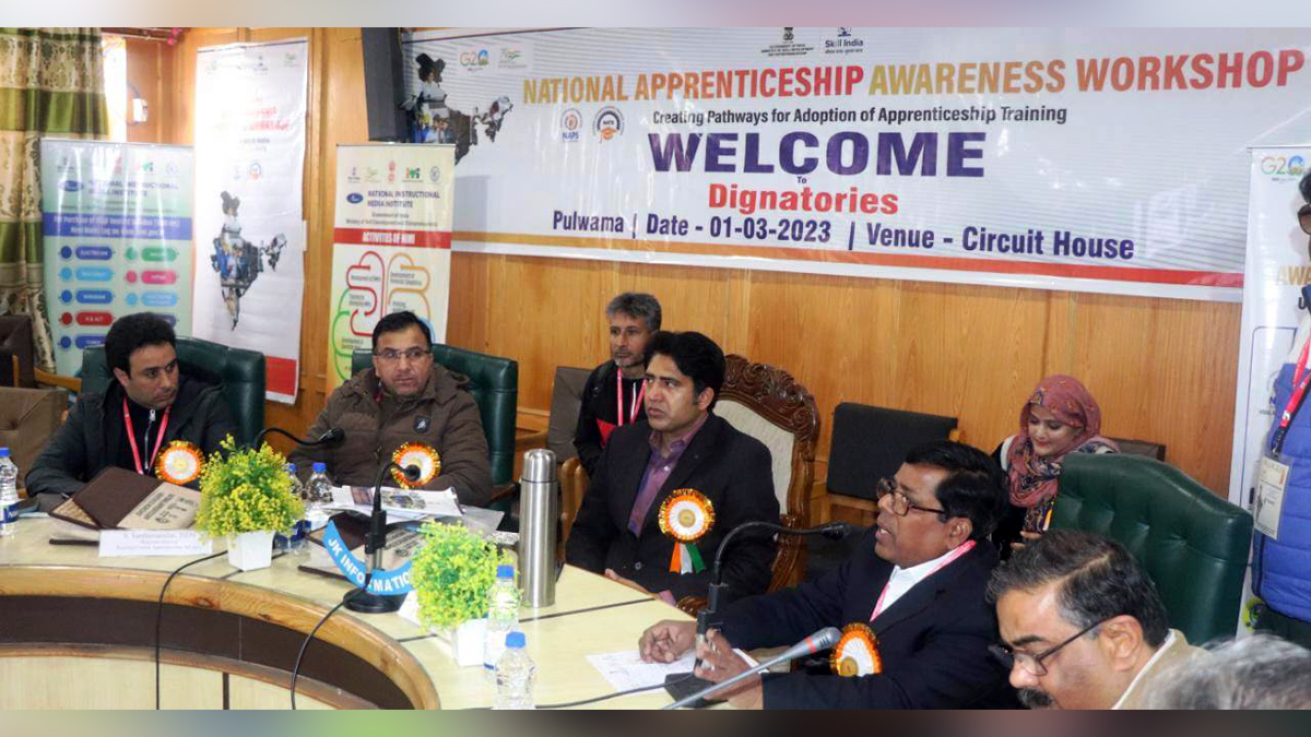 Pulwama, Deputy Commissioner Pulwama, Baseer ul Haq Chowdary, Kashmir, Jammu And Kashmir, Jammu & Kashmir, District Administration Pulwama