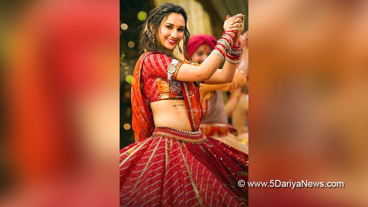 Bollywood, Entertainment, Mumbai, Actor, Cinema, Hindi Films, Movie, Mumbai News, Dholida Dhol Nagada, Akanksha Sharma