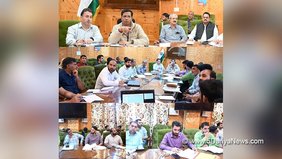 Shishir Gupta, Shopian, DDC Shopian, District Development Commissioner Shopian, Kashmir, Jammu And Kashmir, Jammu, District Administration Shopian, Khursheed Ahmad Shah