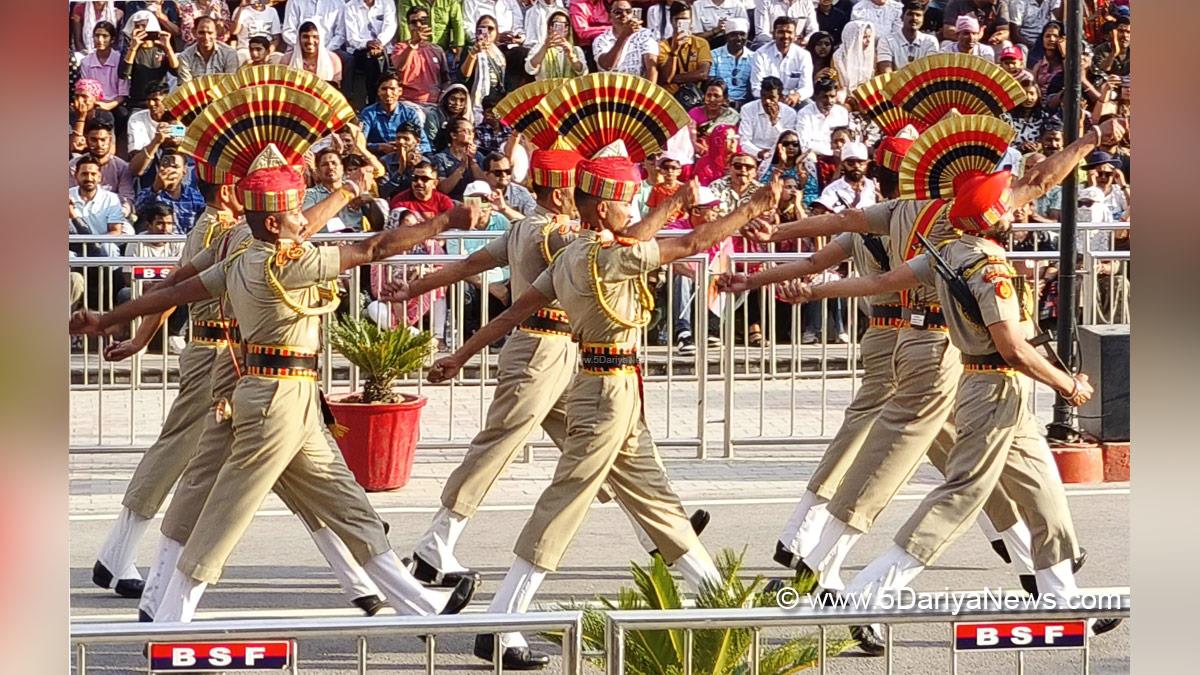Military, Beating Retreat Ceremony, Attari, Hussainiwala, Fazilka, Border Security Force, BSF, Border Security Force Punjab, Beating Retreat Ceremony Punjab