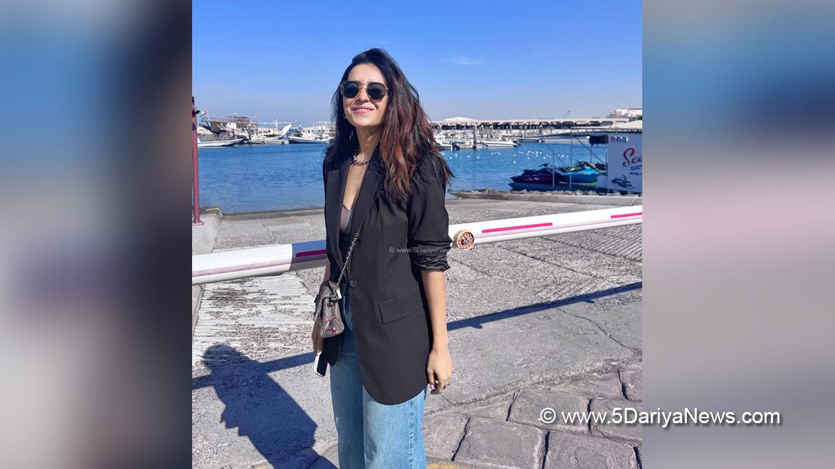 TV, Asha Negi, Asha Negi Movies, Asha Negi Series, Asha Negi Bold Scenes, Asha Negi Intimate Scenes