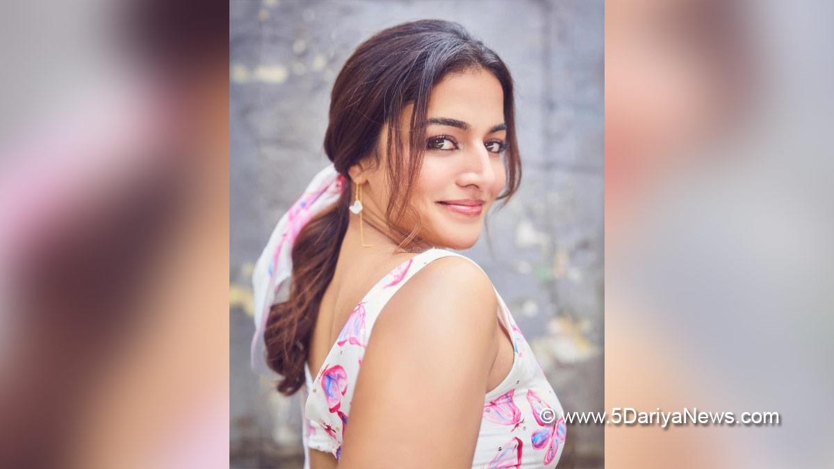 Bollywood, Wamiqa Gabbi, Wamiqa Gabbi Bhoot Bangla, Bhoot Bangla, Bhoot Bangla Movie, Akshay Kumar, Priyadarshan, Wamiqa Gabbi Akshay Kumar, Akshay Kumar Priyadarshan, Bhooth Bangla release date