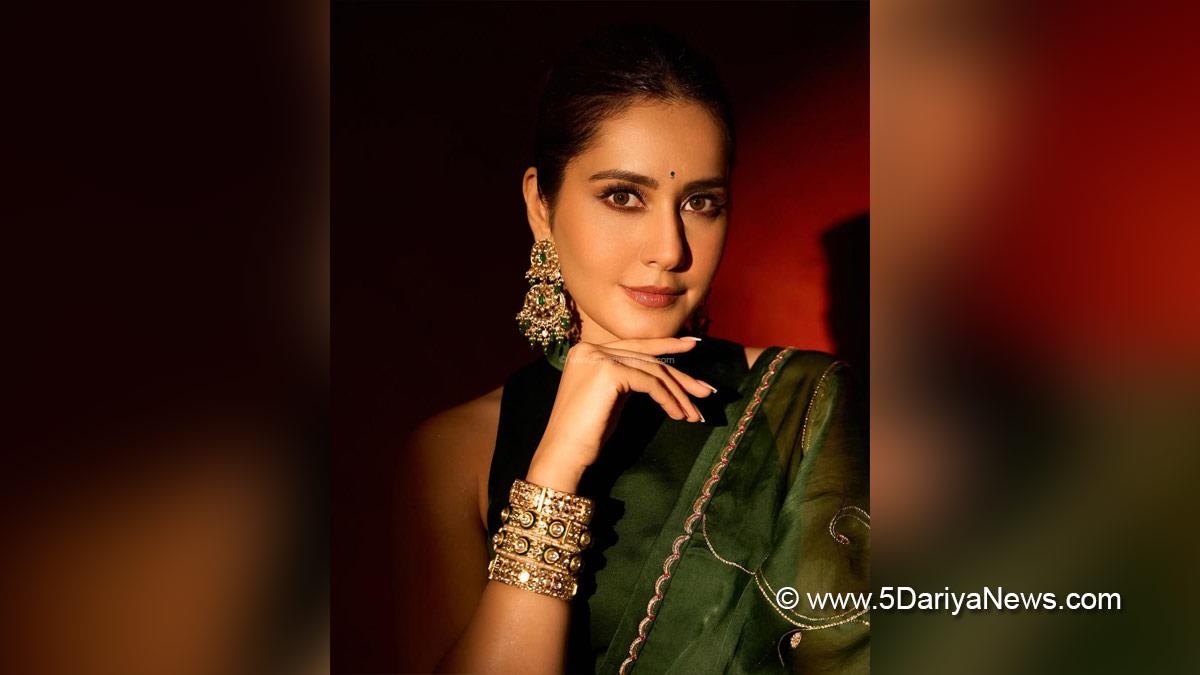 Bollywood, Raashii Khanna, Vaani Kapoor, Raashii Khanna Vaani Kapoor, Raashii Khanna BEst Friend, Raashii Khanna Farzi 2