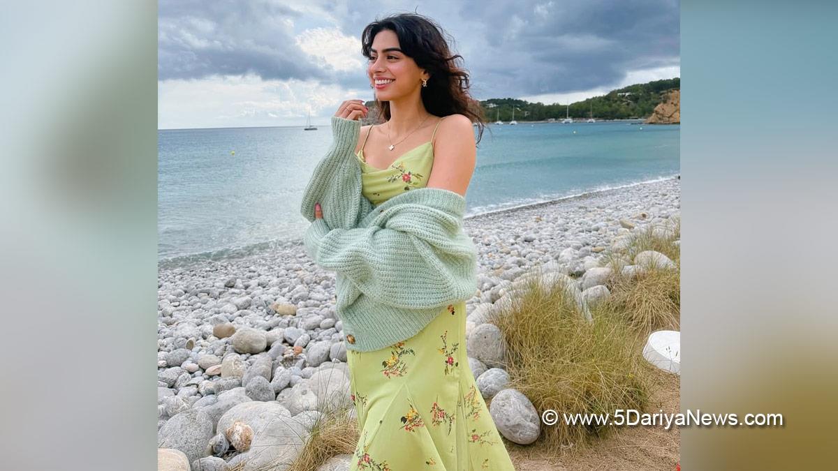 Janhvi Kapoor, Bollywood, Entertainment, Mumbai, Actress, Cinema, Hindi Films, Movie, Mumbai News, Heroine