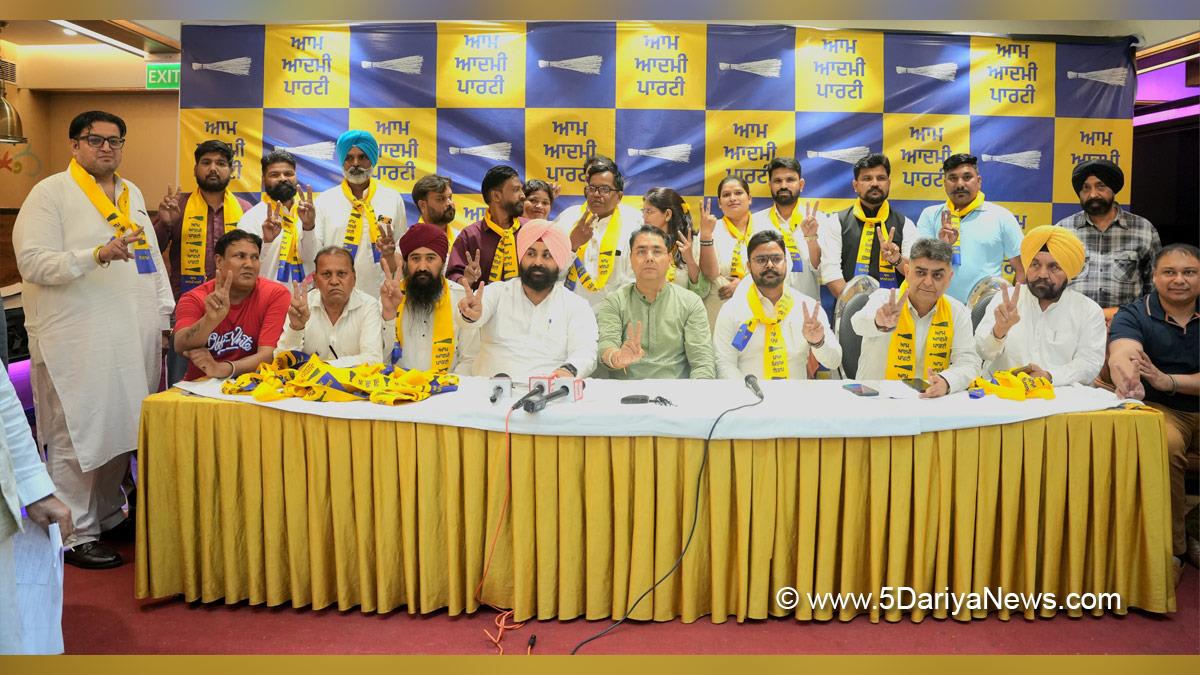 Sanjeev Arora, AAP, Aam Aadmi Party, Aam Aadmi Party Punjab, AAP Punjab, Manwinder Singh Giaspura, Valmiki Teerath Mandir, Harjot Bains, Aman Aora