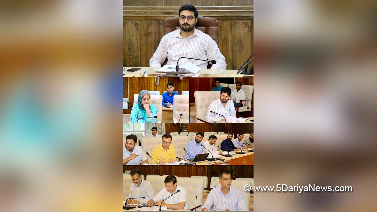Akshay Labroo, Srinagar, Deputy Commissioner Srinagar, Kashmir, Jammu And Kashmir, District Administration Srinagar, Holistic Agriculture Development Programme, HADP