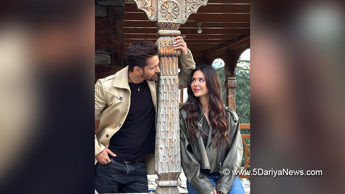 Sonam Bajwa, Pollywood, Entertainment, Actress, Cinema, Punjabi Films, Movie, Harshvardhan Rane, Ek Deewane Ki Deewaniyat, Bollywood