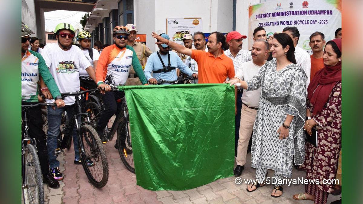 Saloni Rai, Udhampur, DDC Udhampur, District Development Commissioner Udhampur, Kashmir, Jammu And Kashmir, Jammu, District Administration Udhampur, World Bicycle Day 2025