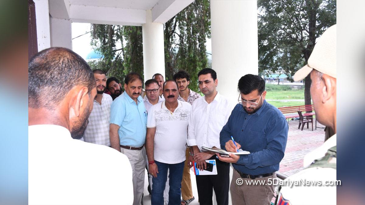 Abhishek Sharma, Rajouri, DDC Rajouri, District Development Commissioner Rajouri, Kashmir, Jammu And Kashmir, Jammu, District Administration Rajouri, Electronic Voting Machines, EVM, Voter Verifiable Paper Audit Trail, VVPAT