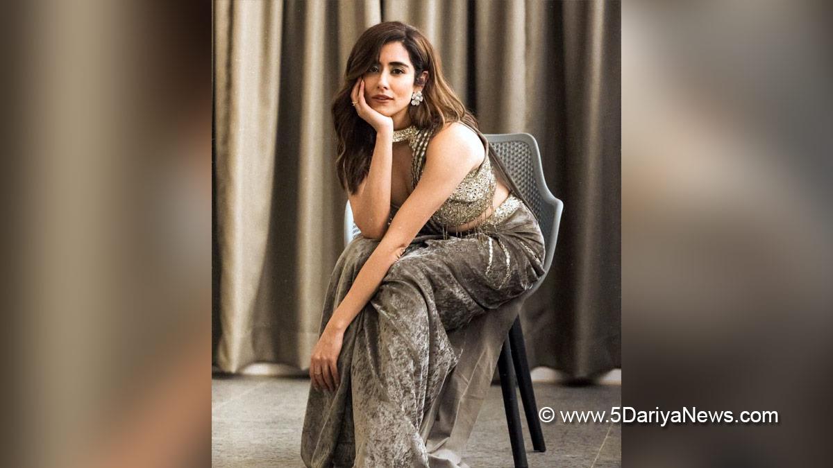 Jonita Gandhi, Music, Entertainment, Mumbai, Singar, Song, Mumbai News