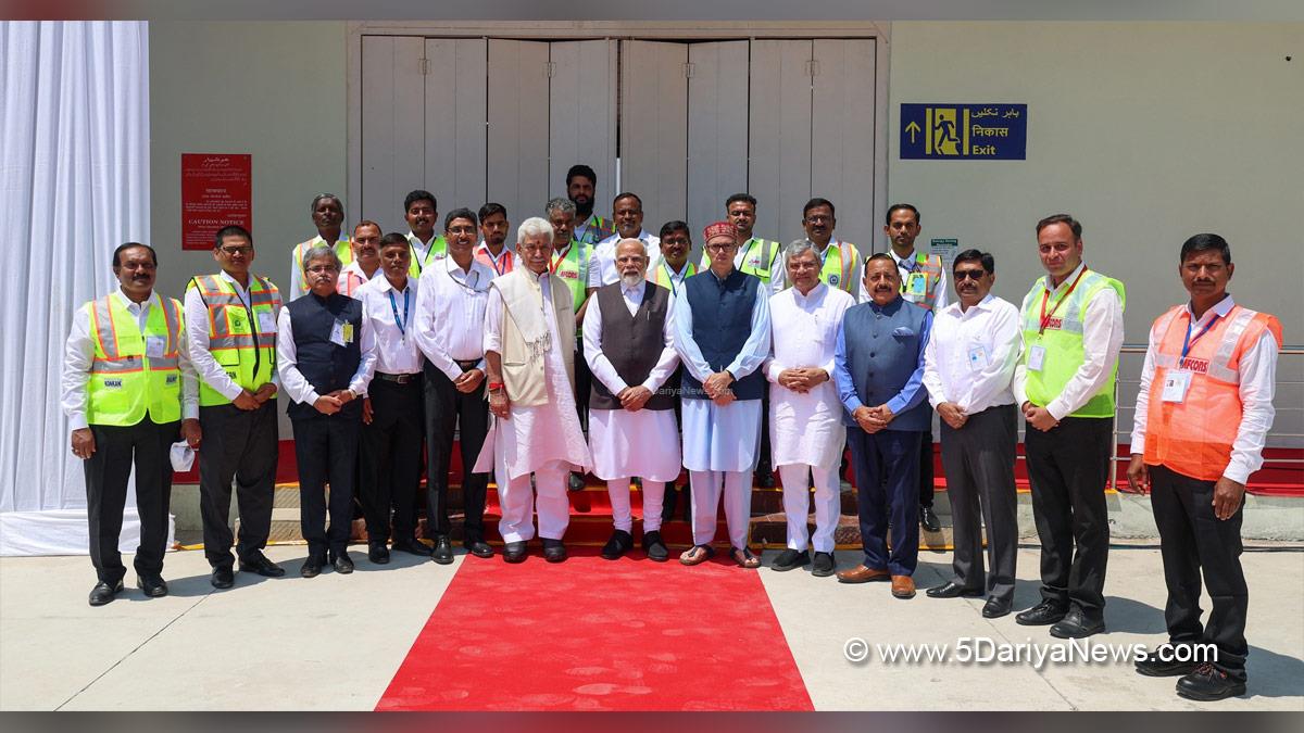 Narendra Modi, Modi, BJP, Bharatiya Janata Party, Prime Minister of India, Prime Minister, Narendra Damodardas Modi, Ashwini Vaishnaw, Dr Jitendra Singh, Omar Abdullah, Chief Minister of JK, Jammu and Kashmir National Conference, National Conference, Srinagar, Kashmir, Jammu And Kashmir, Jammu, Manoj Sinha, Lieutenant Governor JK, Raj Bhavan, Chenab Bridge, Vande Bharat, Railway Projects