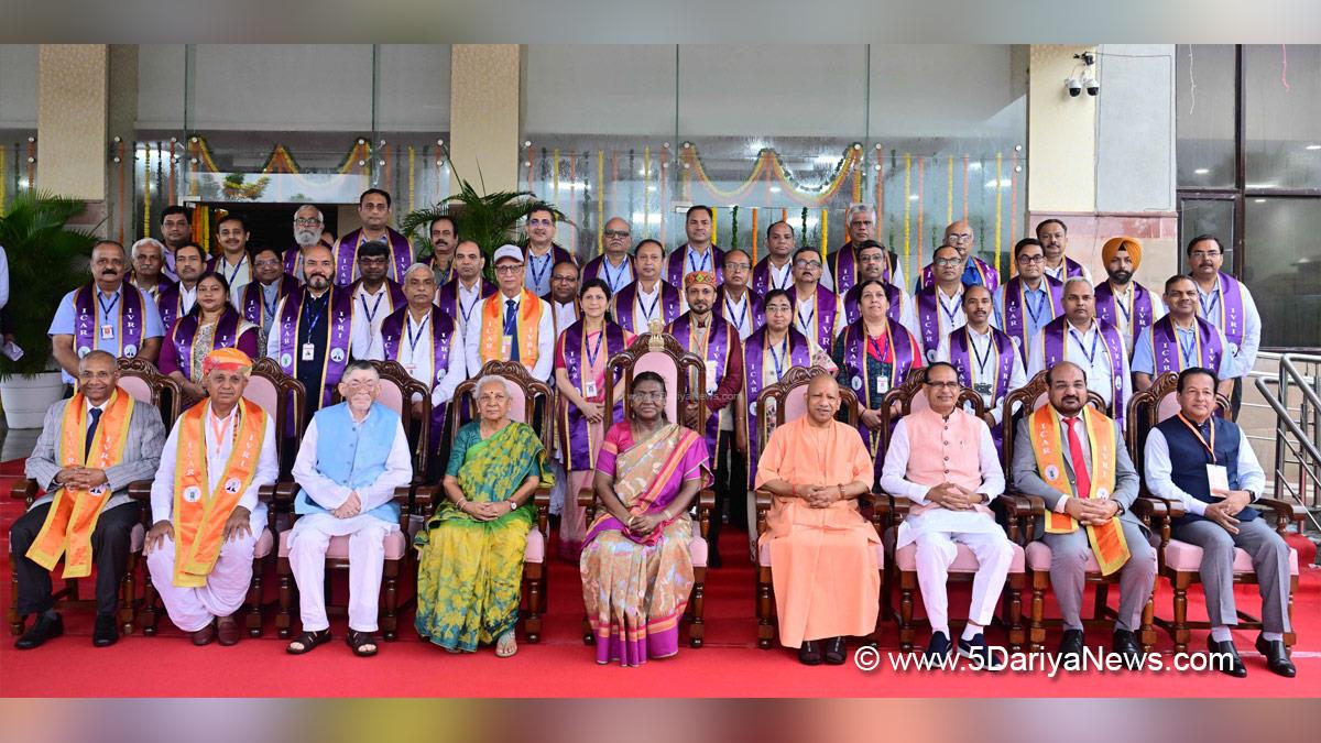 Droupadi Murmu, President of India, President, Indian President, Rashtrapati, Indian Veterinary Research Institute, IVRI, IVRI Convocation, Bareilly, Uttar Pradesh, Shivraj Singh Chouhan, Shivraj Chauhan, Yogi Adityanath, Chief Minister of Uttar Pradesh