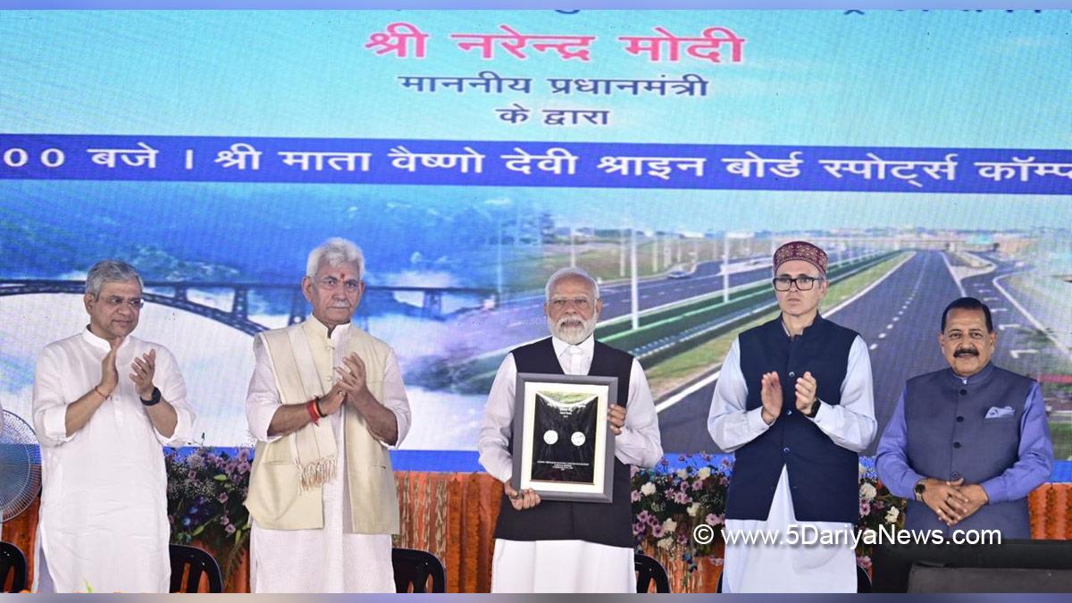 Narendra Modi, Modi, BJP, Bharatiya Janata Party, Prime Minister of India, Prime Minister, Narendra Damodardas Modi, Ashwini Vaishnaw, Dr Jitendra Singh, Omar Abdullah, Chief Minister of JK, Jammu and Kashmir National Conference, National Conference, Srinagar, Kashmir, Jammu And Kashmir, Jammu, Manoj Sinha, Lieutenant Governor JK, Raj Bhavan, Chenab Bridge, Vande Bharat, Railway Projects, Udhampur Srinagar-Baramulla Rail Link, USBRL