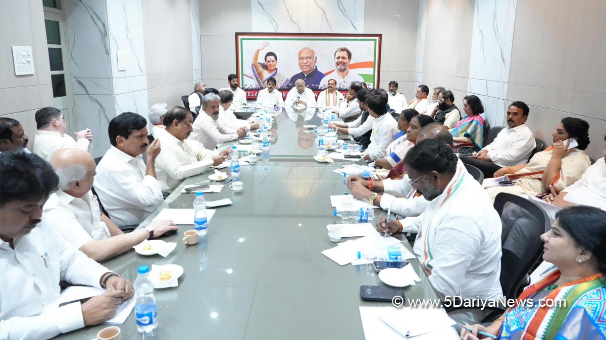 Mallikarjun Kharge, A Revanth Reddy, Anumula Revanth Reddy, Revanth Reddy, Telangana, Chief Minister of Telangana, Indian National Congress, Congress, All India Congress Committee, Hyderabad