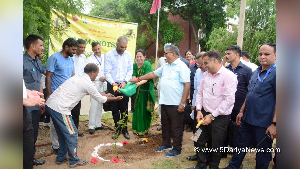 Gulab Chand Kataria, Governor of Punjab, Punjab Governor, Punjab Raj Bhavan, Tree Plantation, Forest Plantation, Plantation forestry, Tree Planting, Tree Plantation Drive, Plants Sapling, Government College of Education, Van Mahotsav 2025