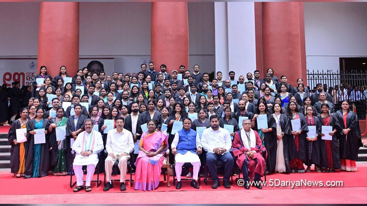 Droupadi Murmu, President of India, President, Indian President, Rashtrapati, Dharmendra Pradhan, Dharmendra Debendra Pradhan, Mohan Charan Majhi, Chief Minister of Odisha, Ravenshaw University, Cuttack, Odisha