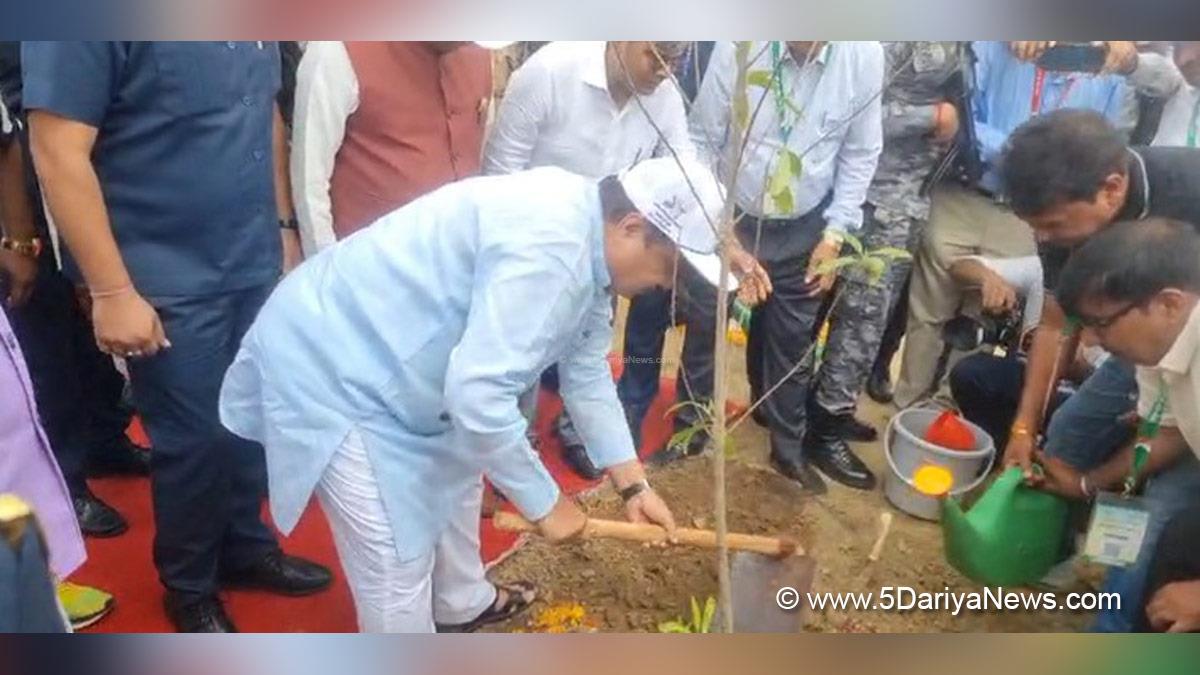 Nitin Gadkari, Nitin Jairam Gadkari, BJP, Bharatiya Janata Party, Union Minister of Road Transport and Highways, Ek Ped Maa Ke Naam