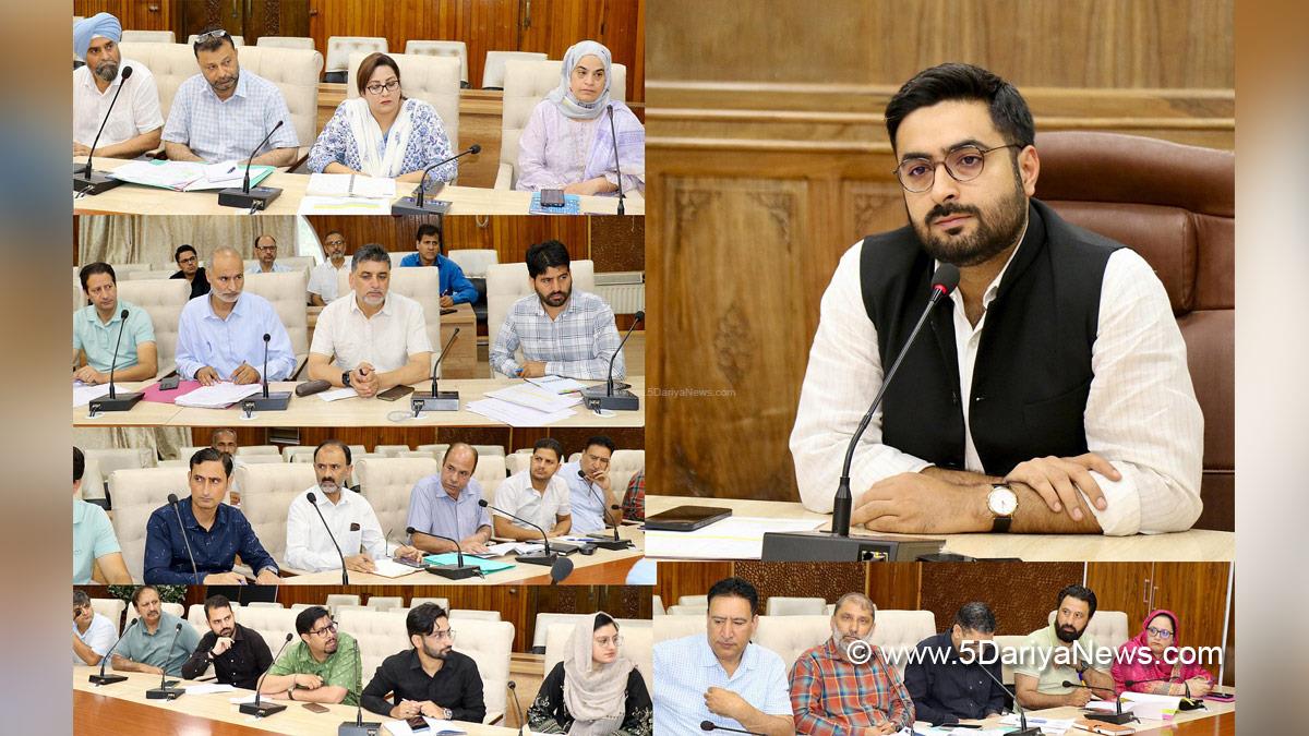 Akshay Labroo, Srinagar, Deputy Commissioner Srinagar, Kashmir, Jammu And Kashmir, District Administration Srinagar