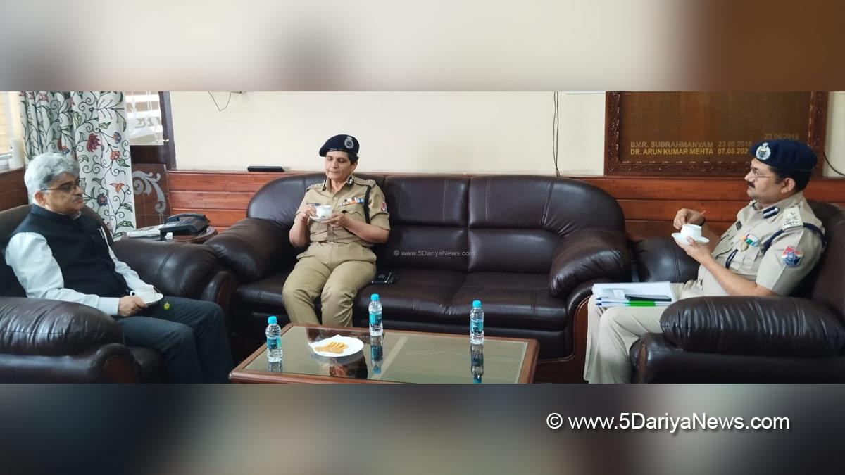 Atal Dulloo, Kashmir, Jammu And Kashmir, Jammu, Chief Secretary Kashmir, Director General, Railway Protection Force, RPF, Sonali Mishra